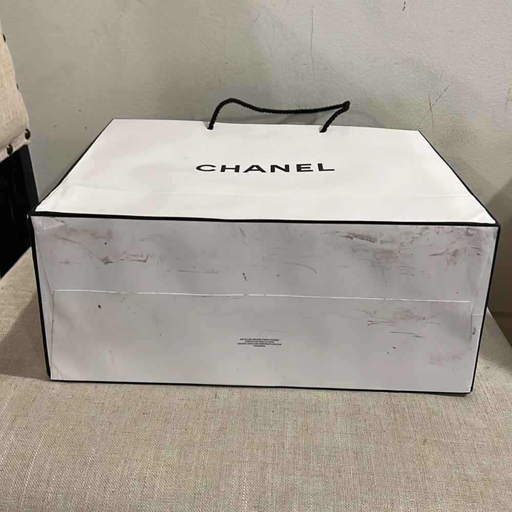 Chanel Bag - Picture 2 of 2